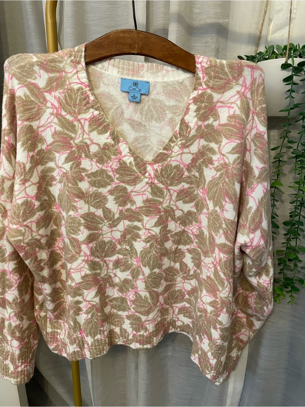 CeCe V-Neck Floral Knit Sweater - Pink & Tan